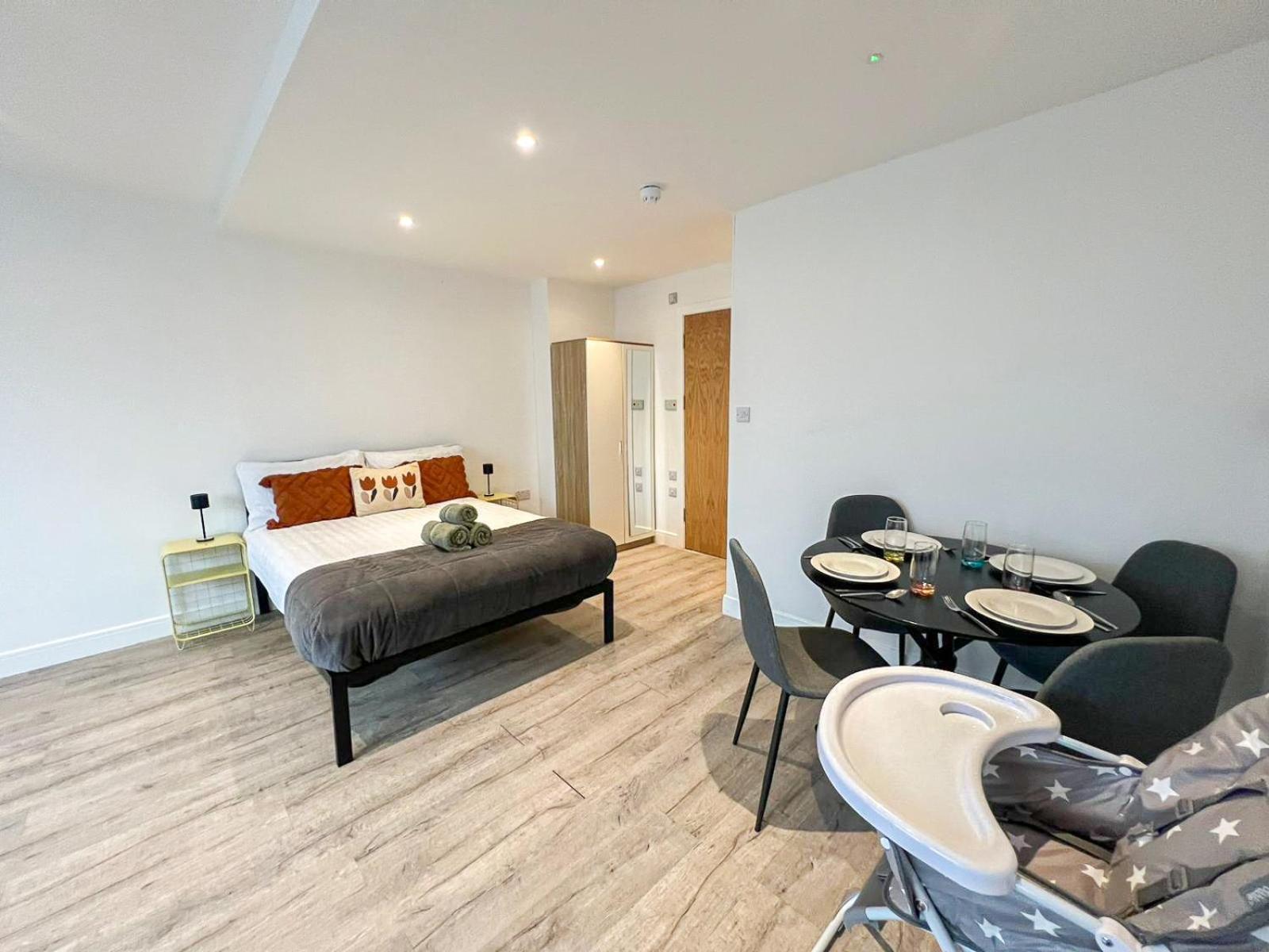 Sleek Flat Near Highbury & Islington Station Londra